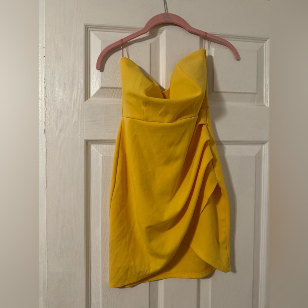 Mini yellow dress